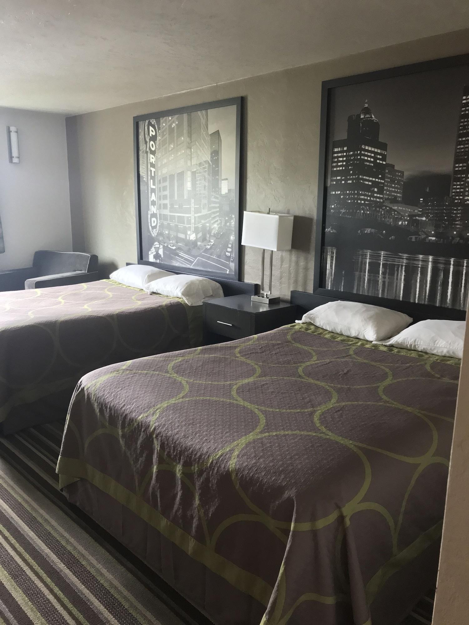 Отель Super 8 By Wyndham Portland Airport Экстерьер фото