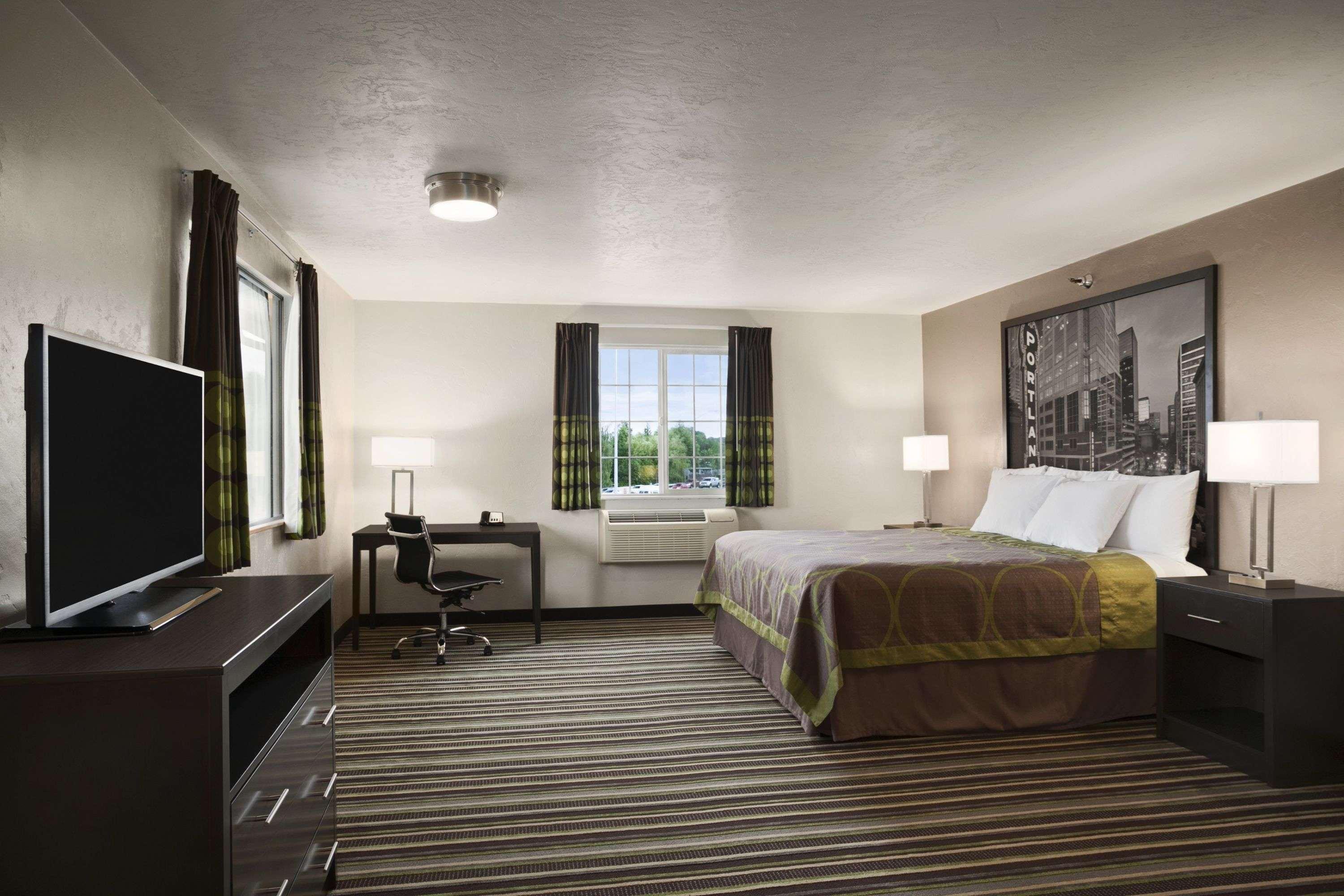 Отель Super 8 By Wyndham Portland Airport Экстерьер фото